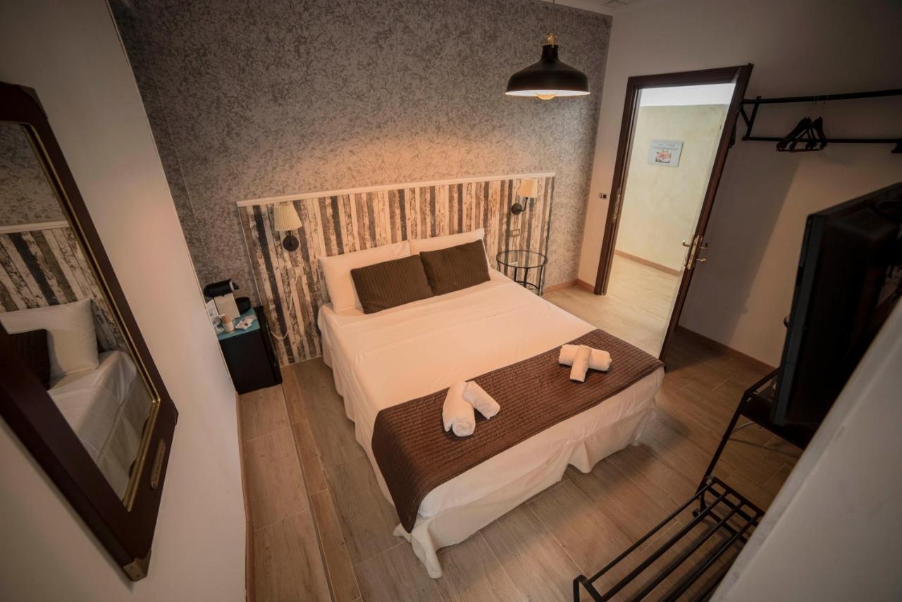 Galleria Frascati Rooms And Apartment Luaran gambar