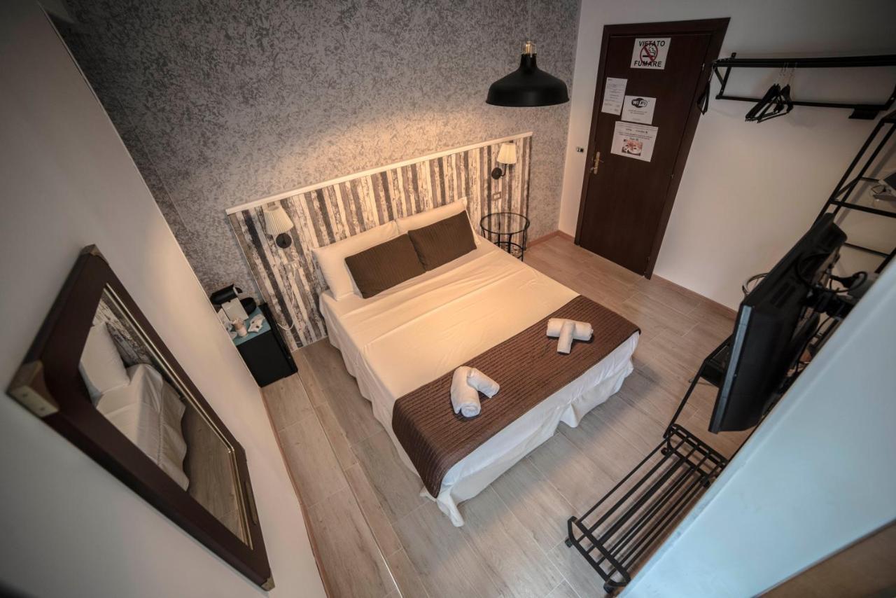 Galleria Frascati Rooms And Apartment Luaran gambar