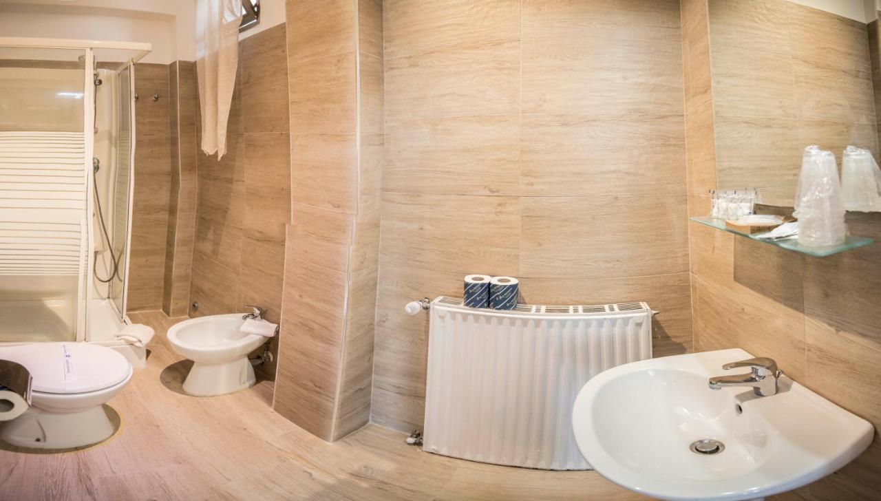 Galleria Frascati Rooms And Apartment Luaran gambar