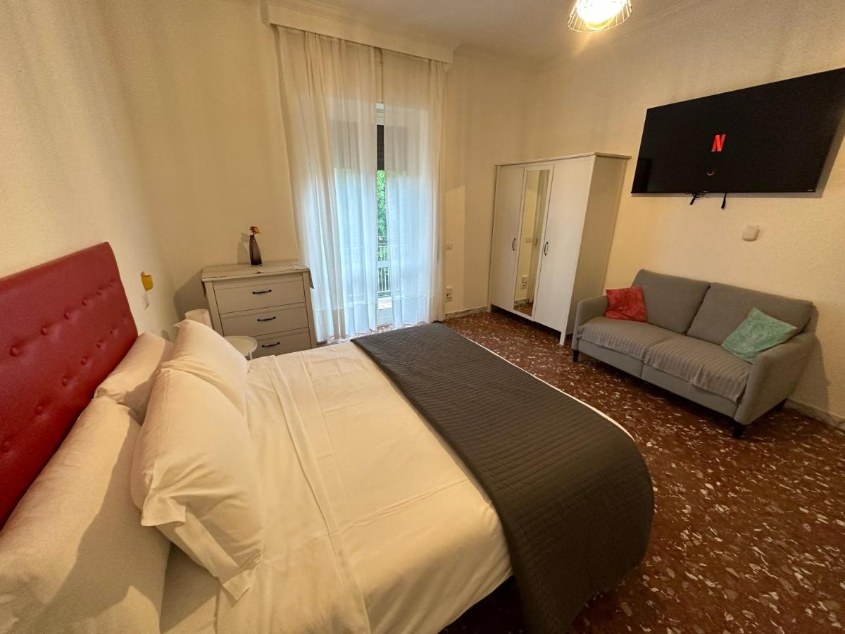 Galleria Frascati Rooms And Apartment Luaran gambar