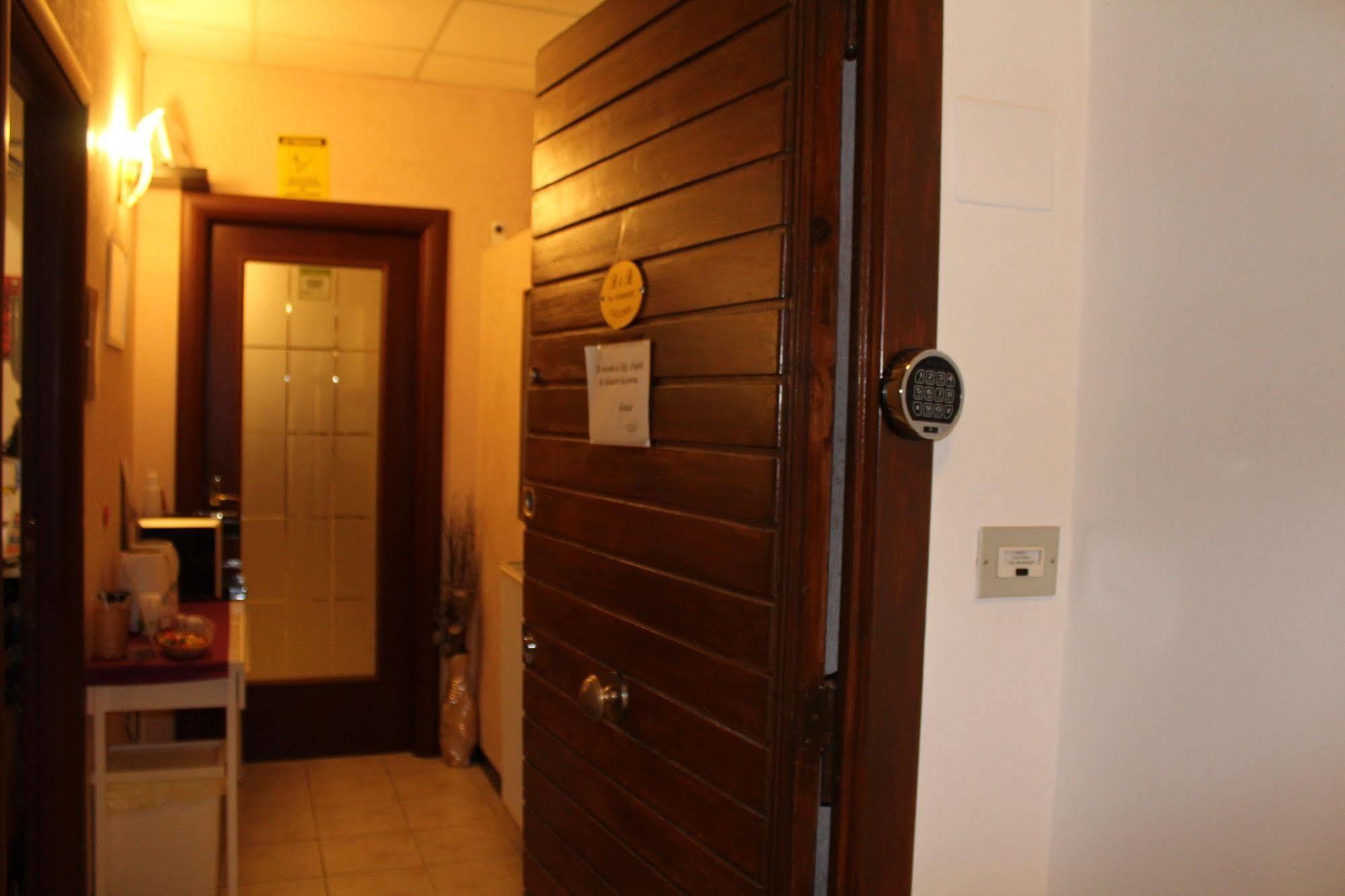 Galleria Frascati Rooms And Apartment Luaran gambar