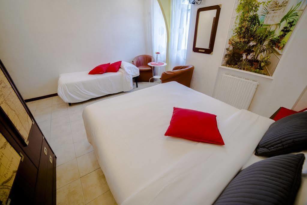 Galleria Frascati Rooms And Apartment Luaran gambar