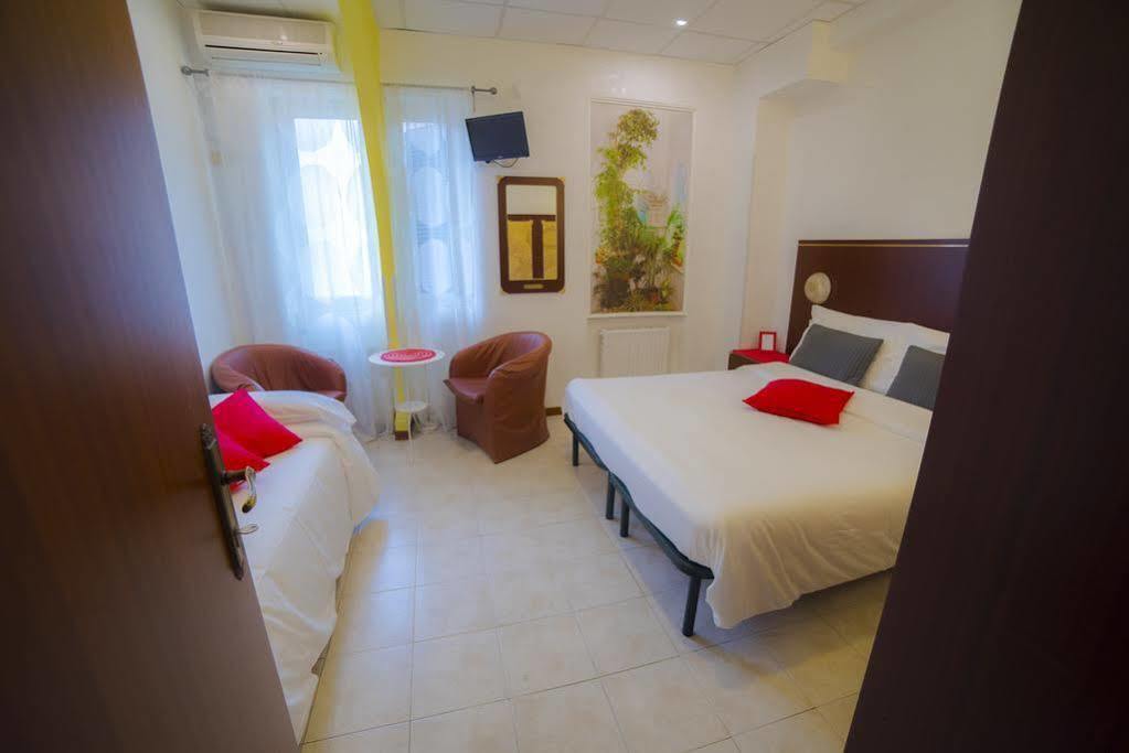 Galleria Frascati Rooms And Apartment Luaran gambar