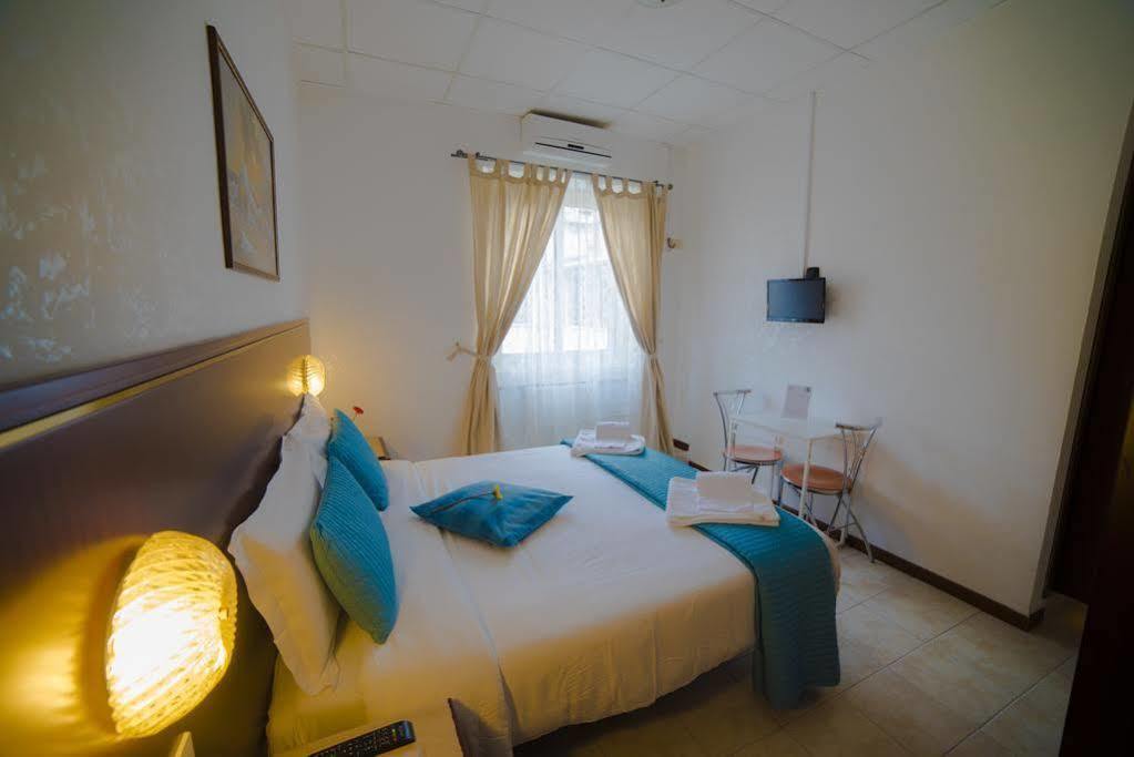 Galleria Frascati Rooms And Apartment Luaran gambar